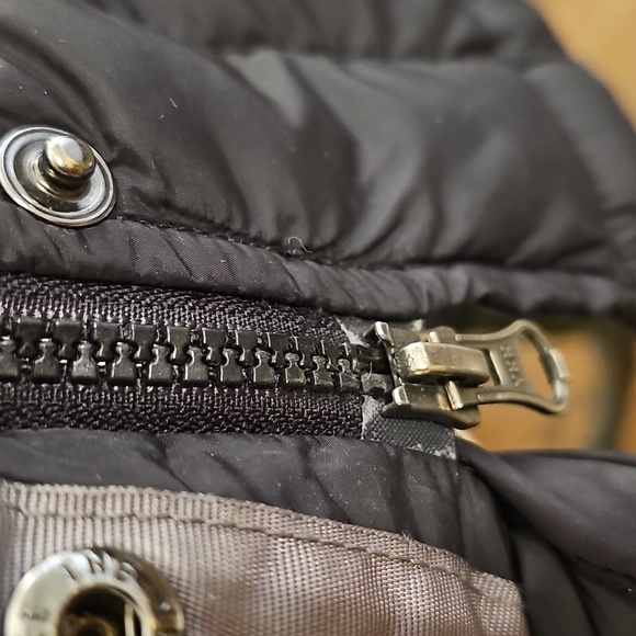 The North Face Women's Black Hooded Puffer Jacket 600 Fill - Picture 7 of 13